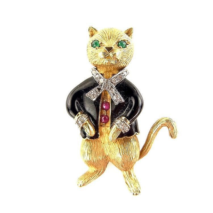 18 ct yellow gold cat in a jacket brooch. Designed as a standing cat wearin