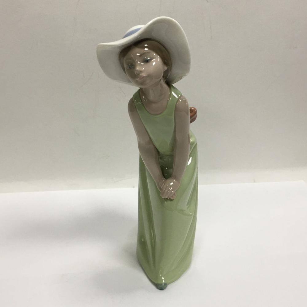 Lladro Hand Made Porcelain Figurine