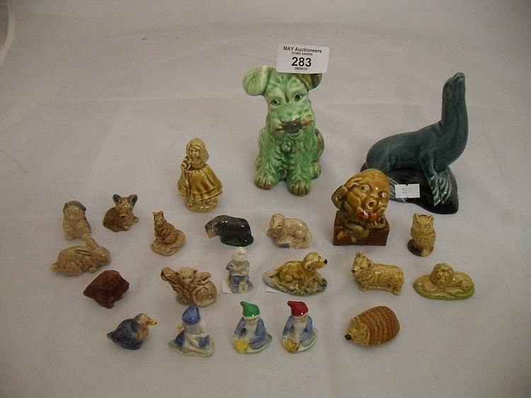 A collection of Wade whimsies and other figures.