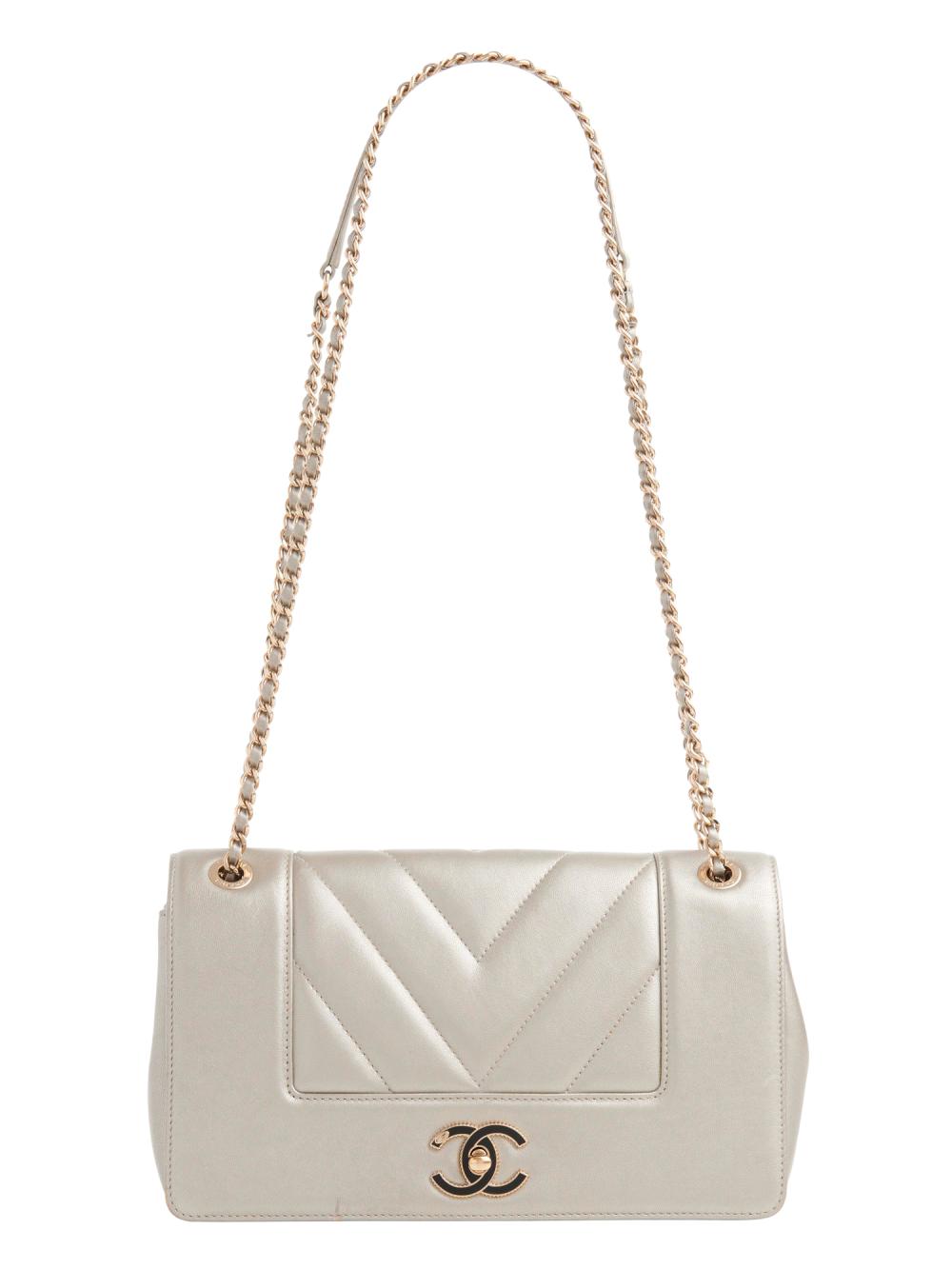 CHANEL, CHEVRON FLAP SHOULDER BAG