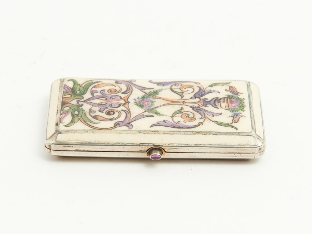 AN ANTIQUE HALLMARKED AUSTRIAN STERLING SILVER AND ENAMEL CIGARETTE BOX L.8CM