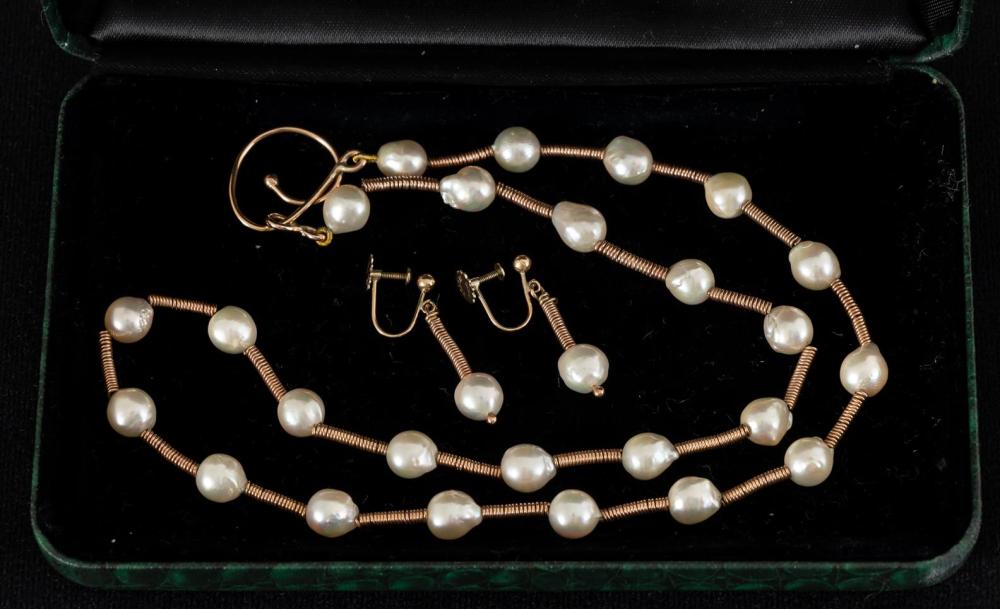9CT GOLD PEARL JEWELLERY SUITE