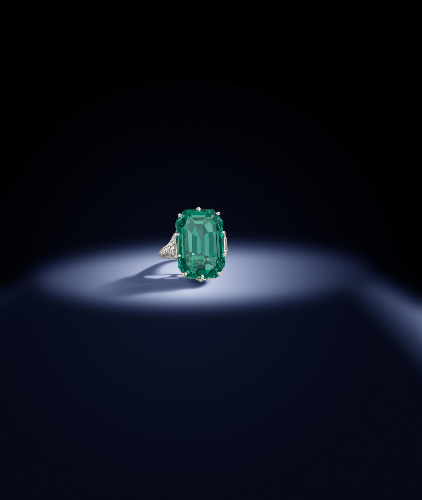 An Art Deco emerald single-stone ring, circa 1920