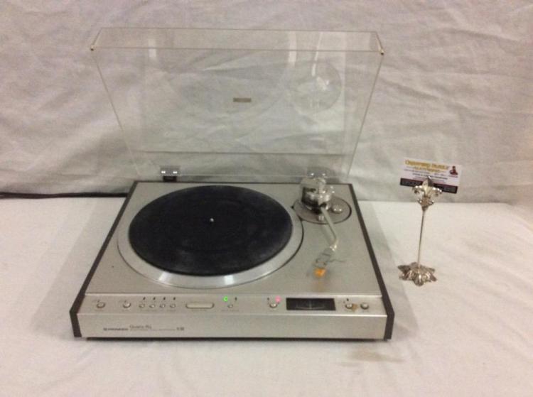Vintage Pioneer PL-630 direct drive stereo turntable