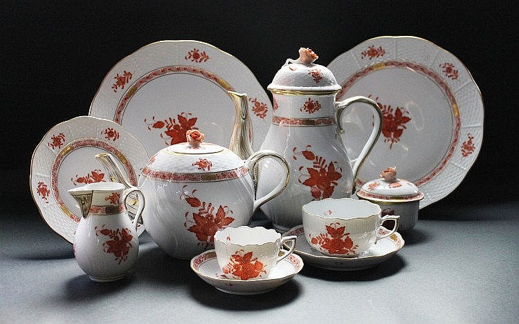 A Herend 'Chinese Bouquet' pattern dinner service
