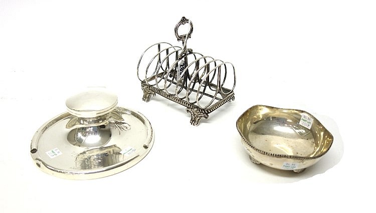 A Victorian silver seven bar toastrack, with a loop shaped handle, raised o