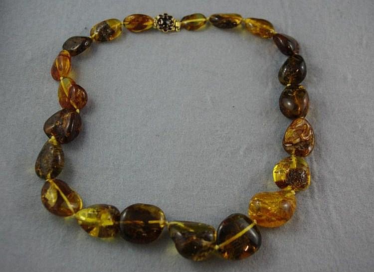 Vintage graduated Baltic amber necklace with