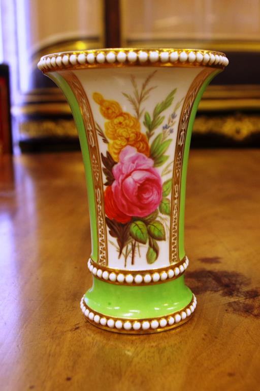 Hand painted Spode bone china vase C: 1820 11.5cm high approx