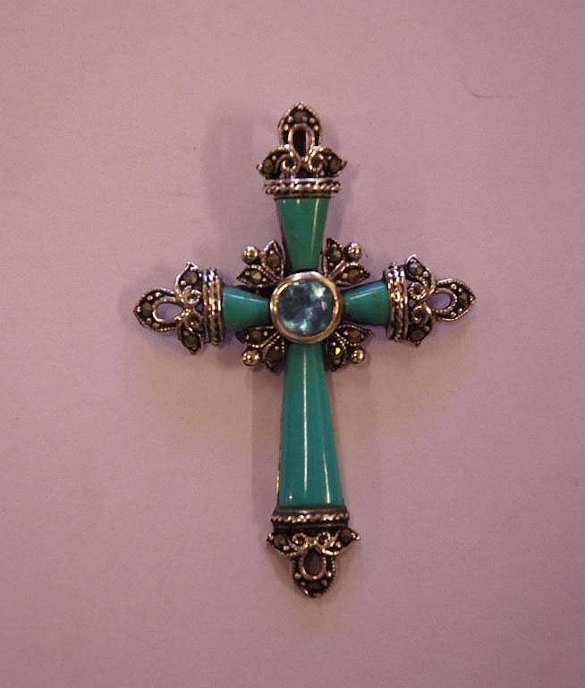 Silver and turquoise cross pendant stamped 925,