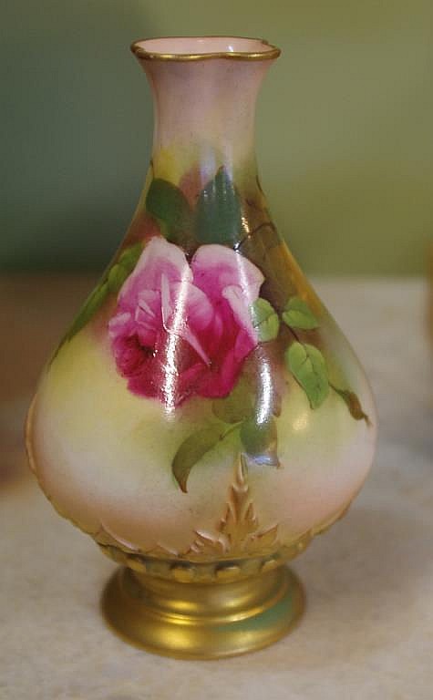 Royal Worcester hand painted roses vase 13cm high
