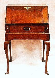 Small Georgian mahogany bureau, fall front