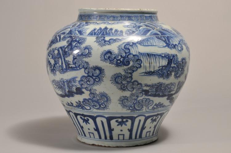 Large 20th century Chinese Ming Style blue and white...