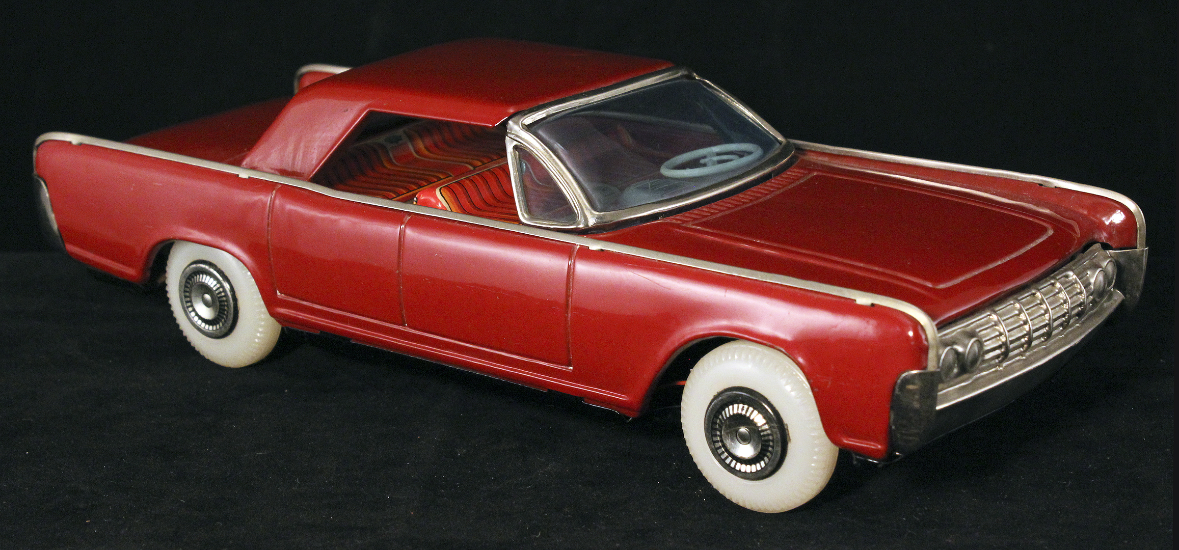1964 Japan Tin "Lincoln Continental 4-Door Hardtop with Lighted Wheels"