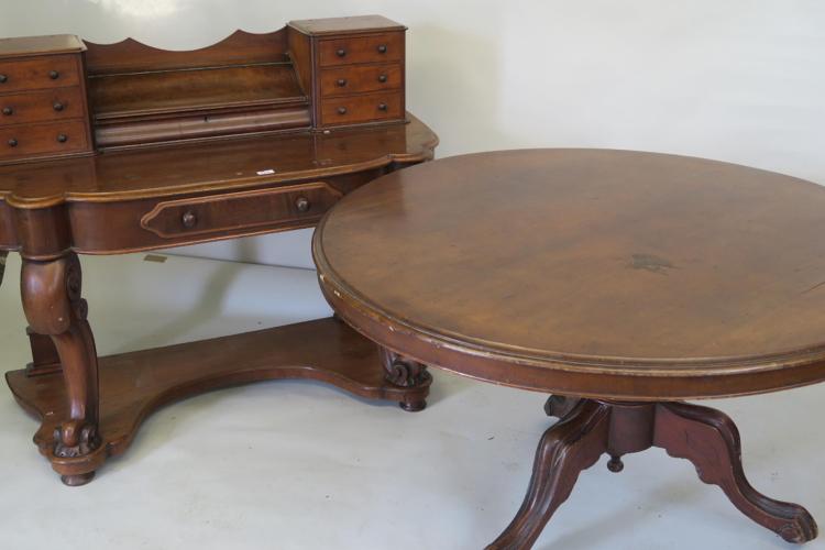 A VICTORIAN MAHOGANY TILT TOP BREAKFAST TABLE
