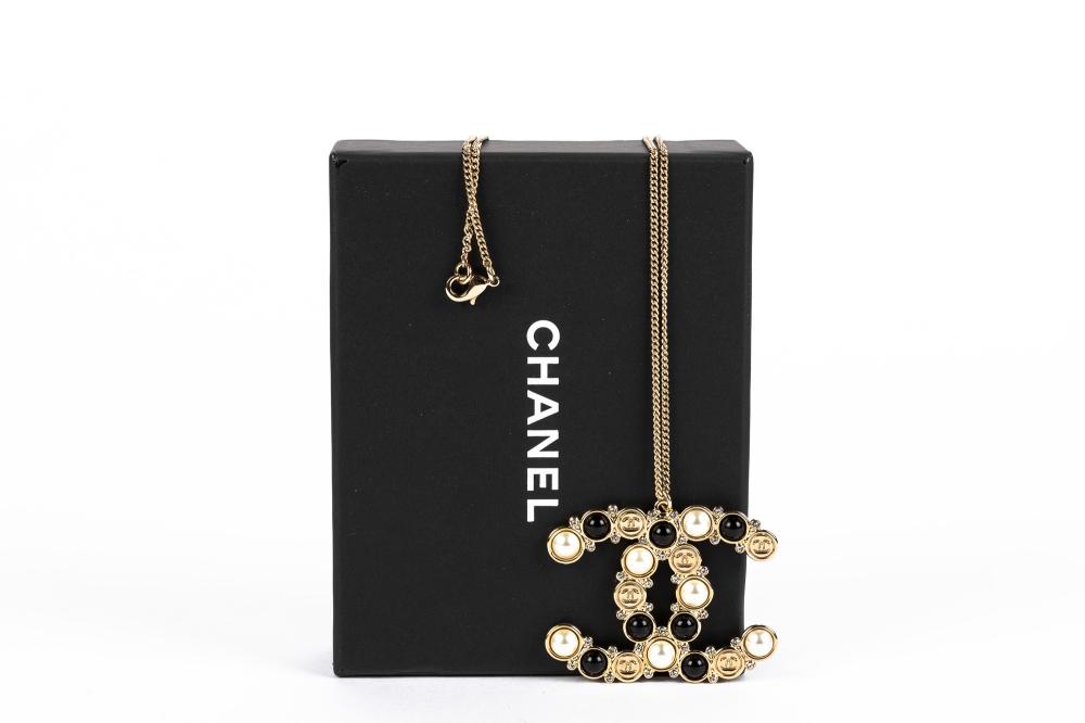 Chanel - CC Logo Pendant