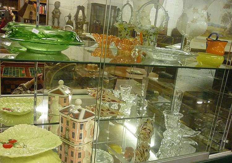 1937 Coronation glass charger, lustre dish, Murano