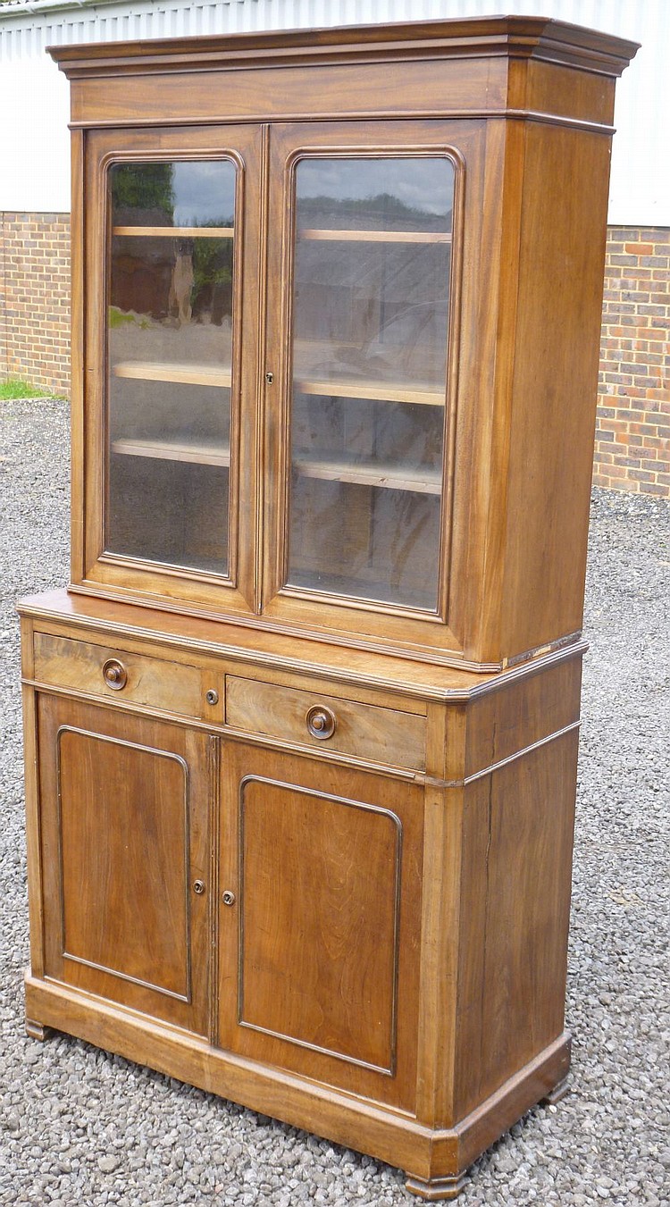C19th CONTINENTAL MAHOGANY CABINET WITH 2 GLAZED PANELLED DOORS ABOVE