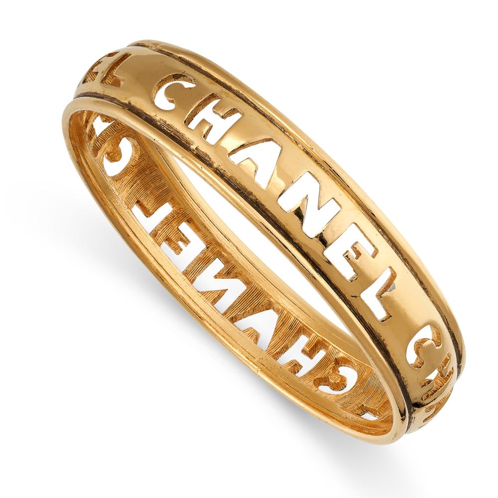 CHANEL, A VINTAGE BANGLE