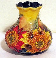 OLD TUPTON WARE 3" TUBELINED SQUAT VASE IN THE