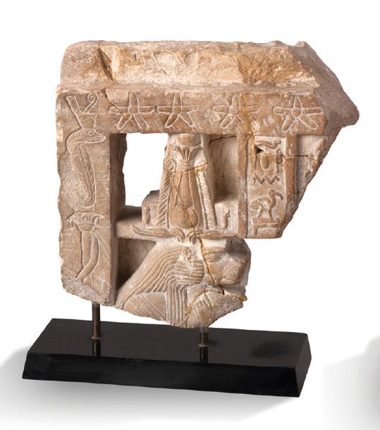 FRAGMENT DE RELIEF. EGYPTE, EPOQUE PTOLÉMAÏQUE…