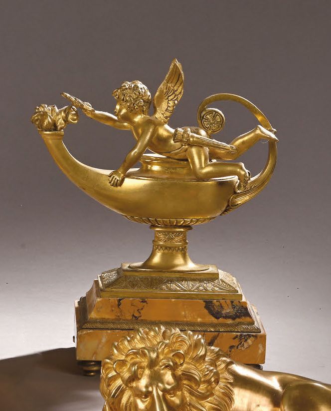 SUJET EN BRONZE doré représentant un amour... - Lot 427 - Brissonneau
