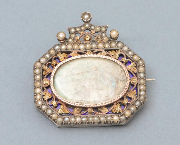 Broche en , argent 925 MM, ornée de petites…