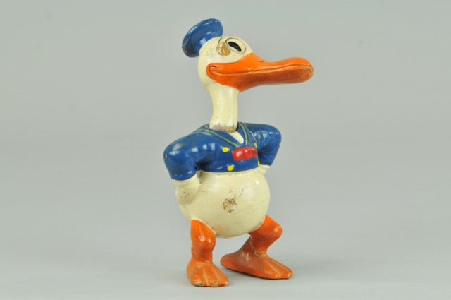 DONALD DUCK FIGURE