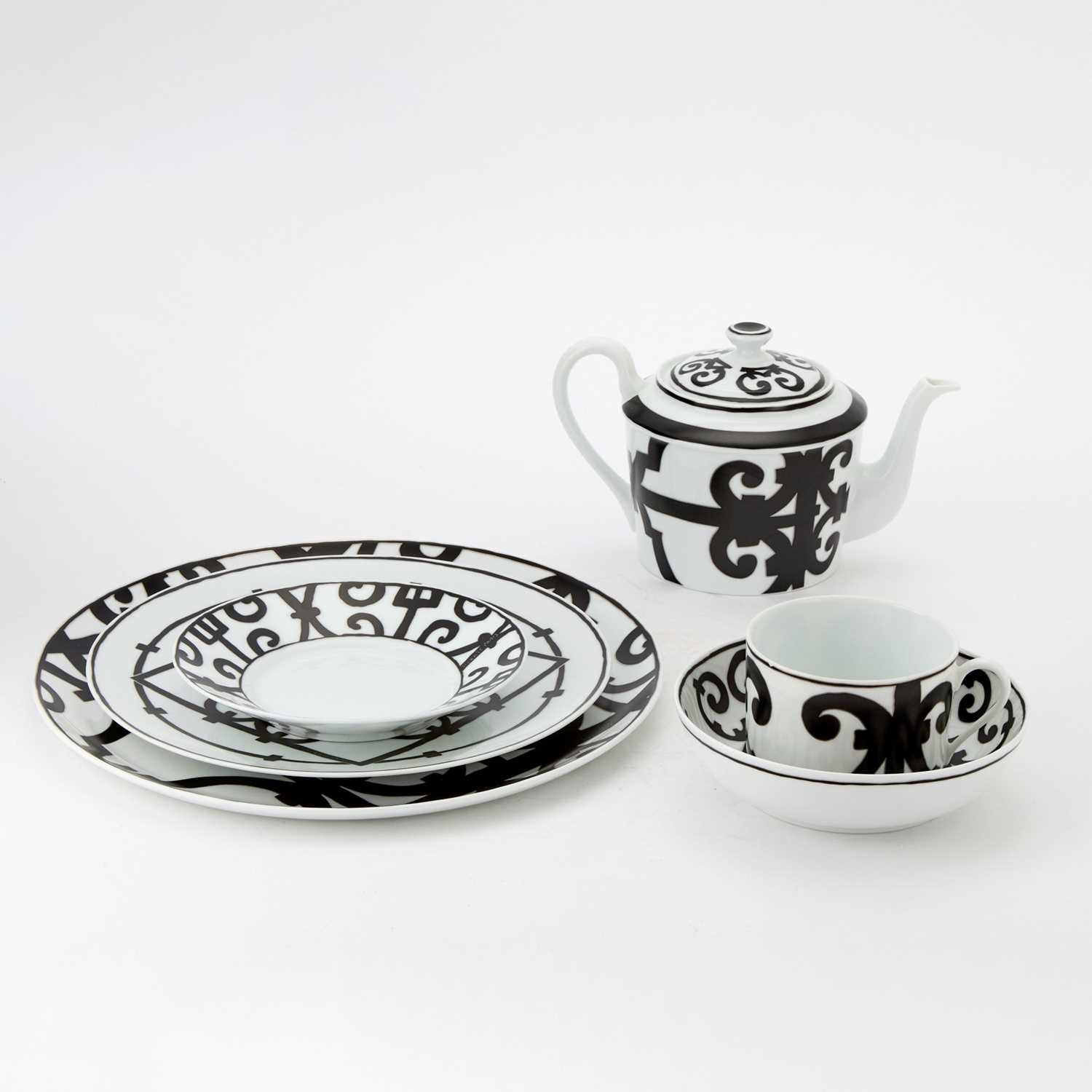 Hermès Balcon du Guadalquivir Porcelain Dinner Service
