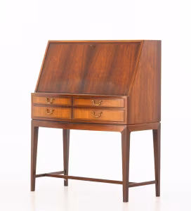 Danish cabinetmaker. Freestanding rosewood chatol