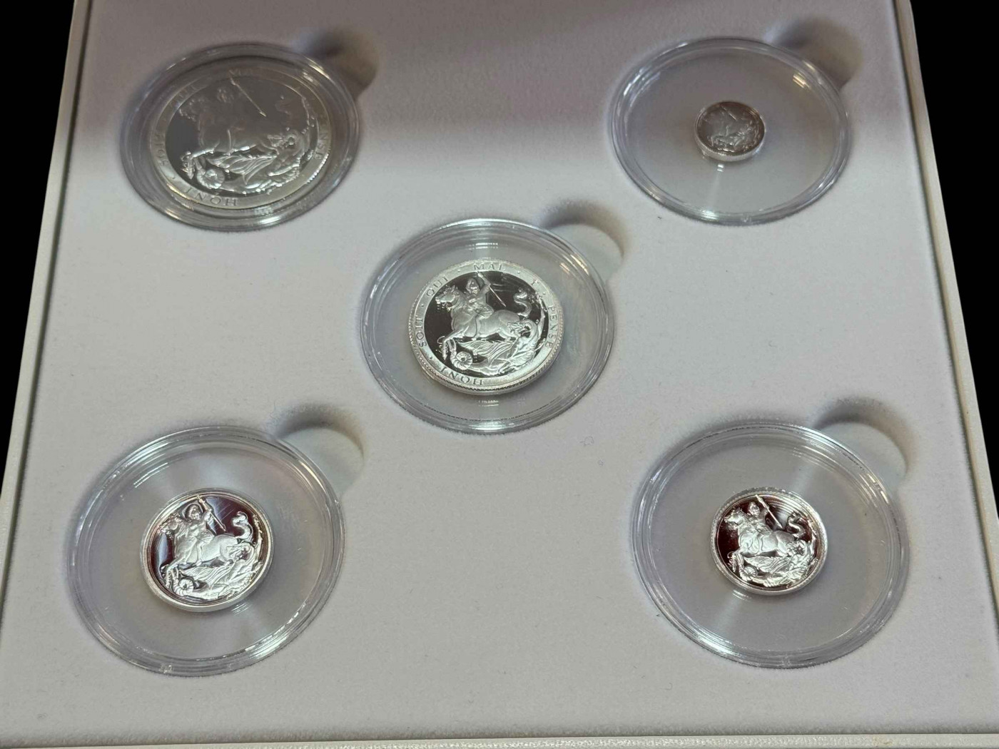 2019 silver sovereign set, cased.