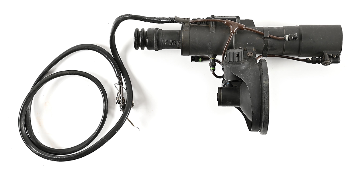 VERY NICE US M3 INFRARED SNIPER SCOPE WITH CASE AND ACCESSORIES.