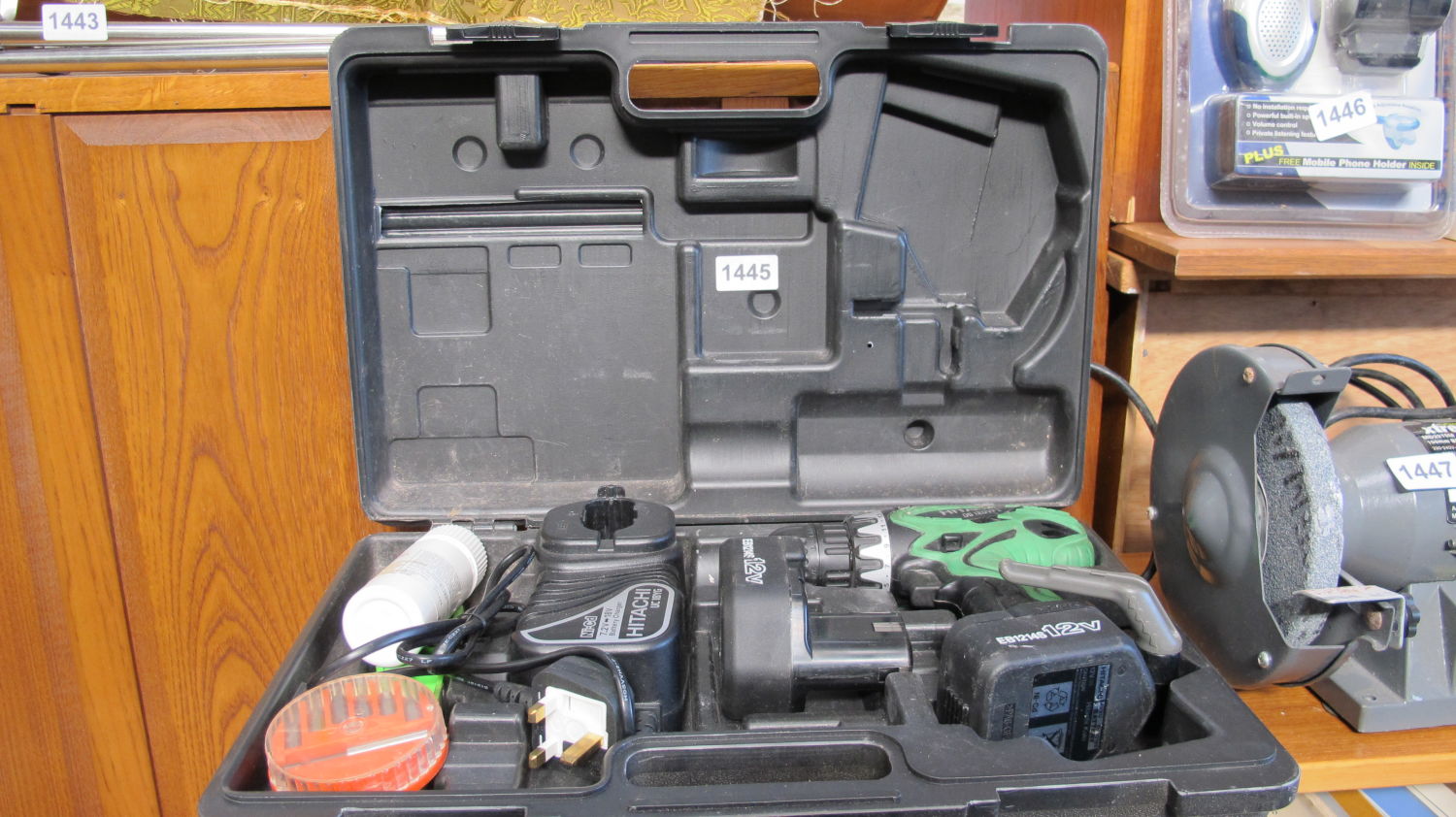 Hitachi battery powered drill with spare battery