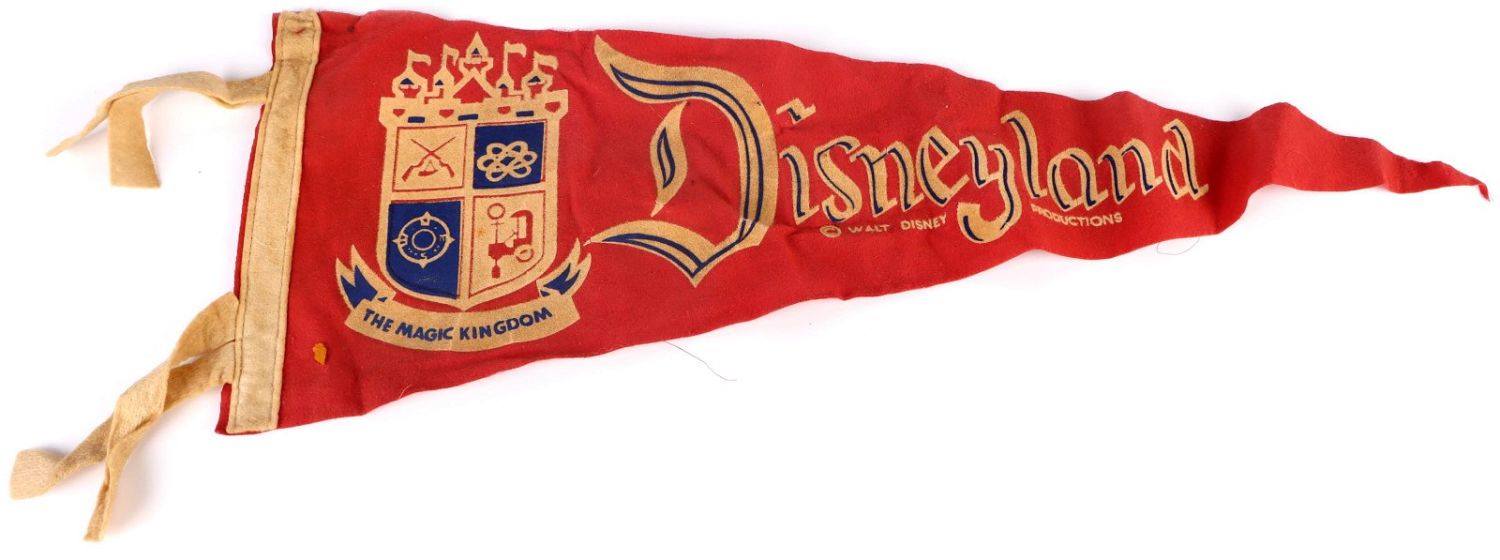 VINTAGE WALT DISNEY PRODUCTIONS FELT PENNANT