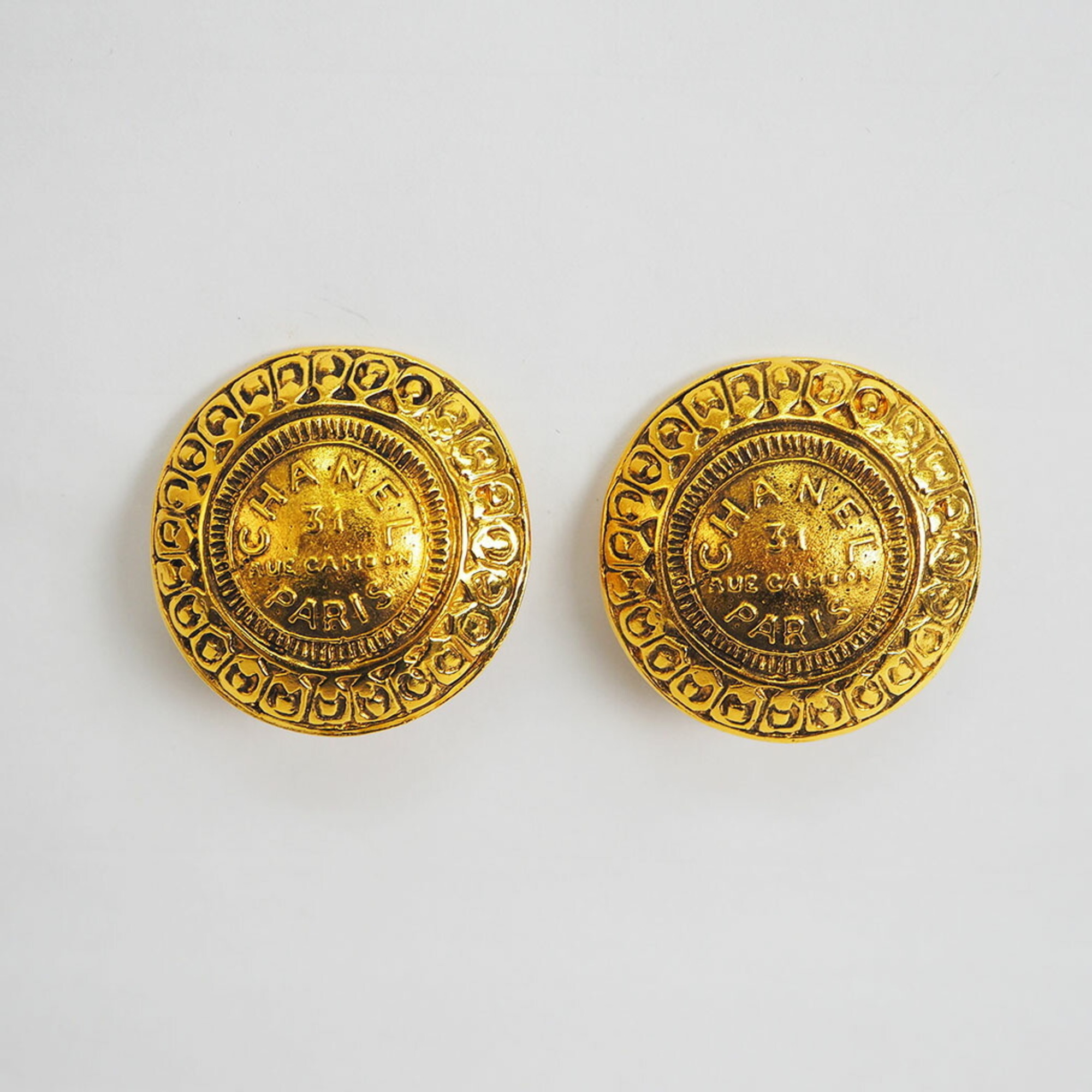 Chanel CHANEL Round Cambon Earrings Women's 31 Le